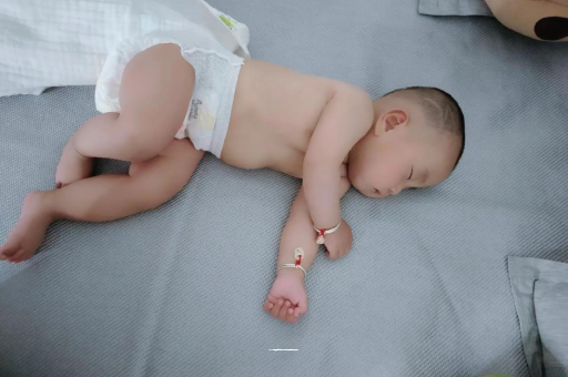 邯郸三个月宝宝抬头不稳